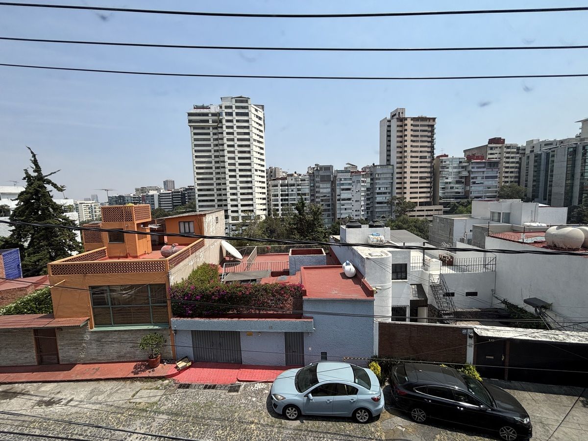 8 de 25