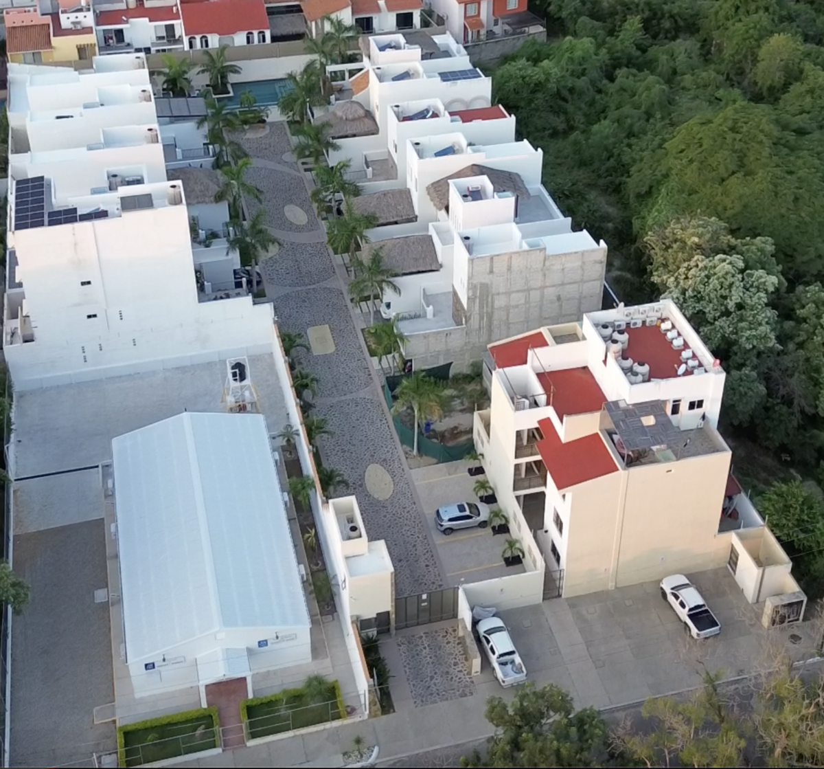 2 de 25: 11 Unit Gated Community