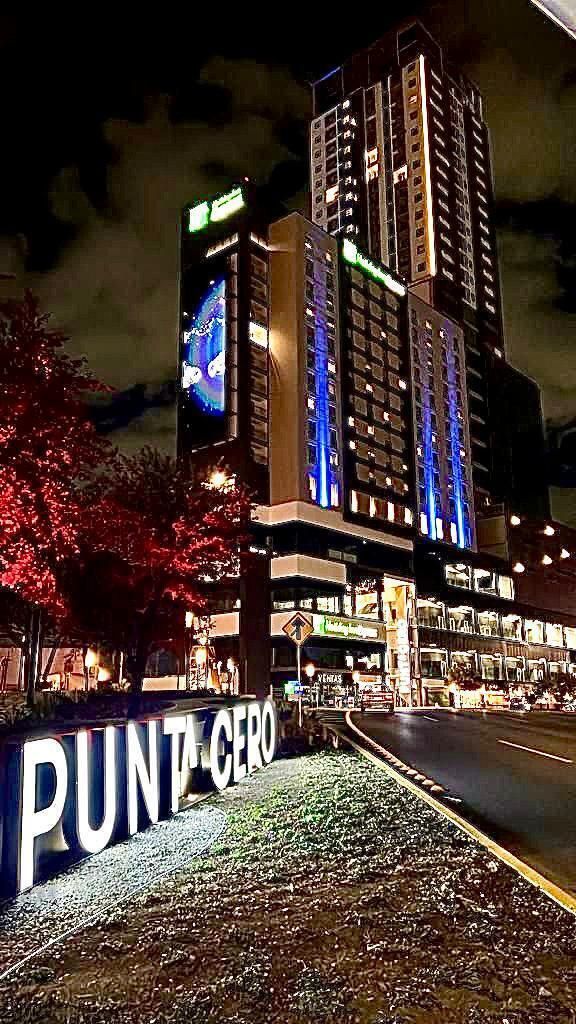 2 of 22: PUNTACERO NOCHE