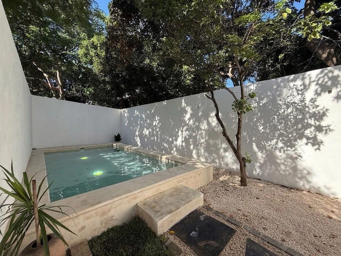 Casa à Venda perto do Paseo Montejo em López Mateo, MÉRIDA YUC., foto 1 de 48