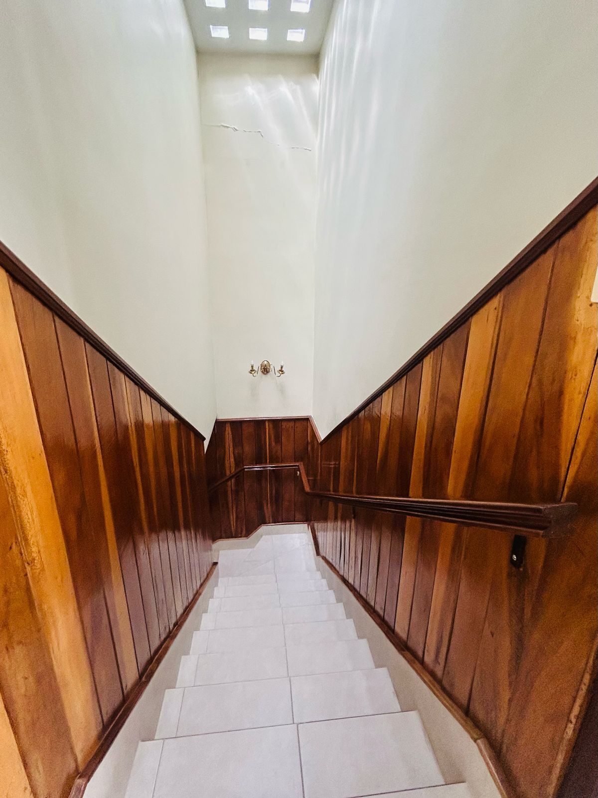 5 de 28: Acceso a casa principal