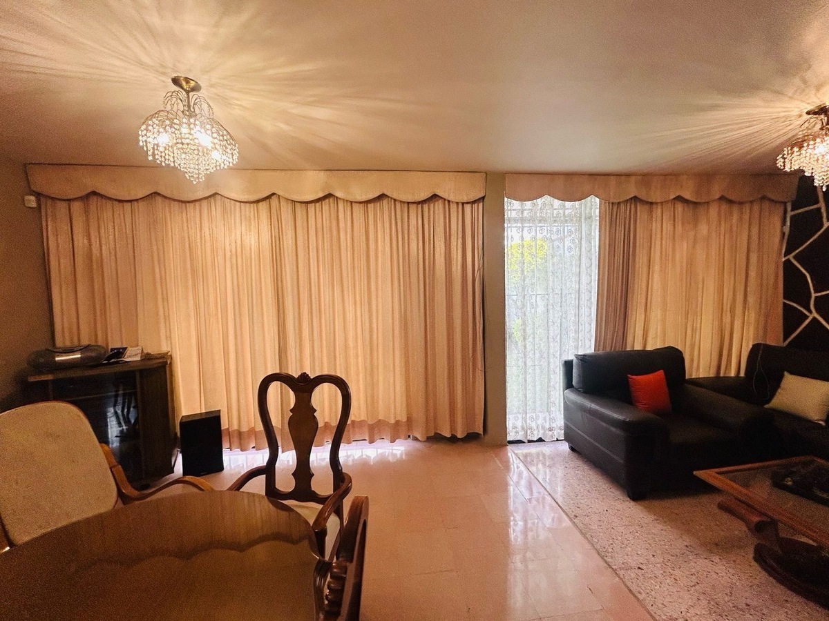 21 de 28: Estancia departamento