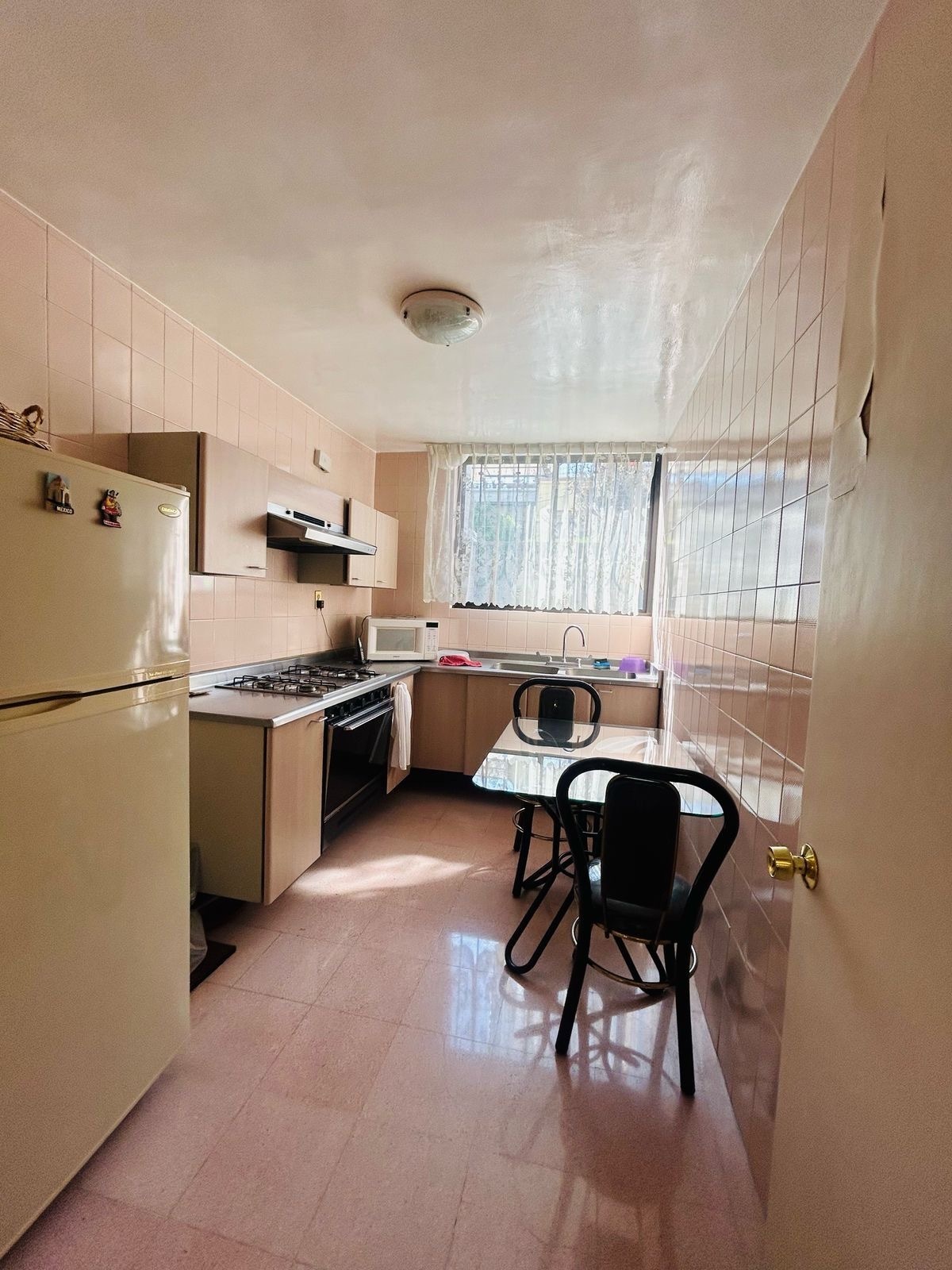 24 de 28: Cocina de departamento