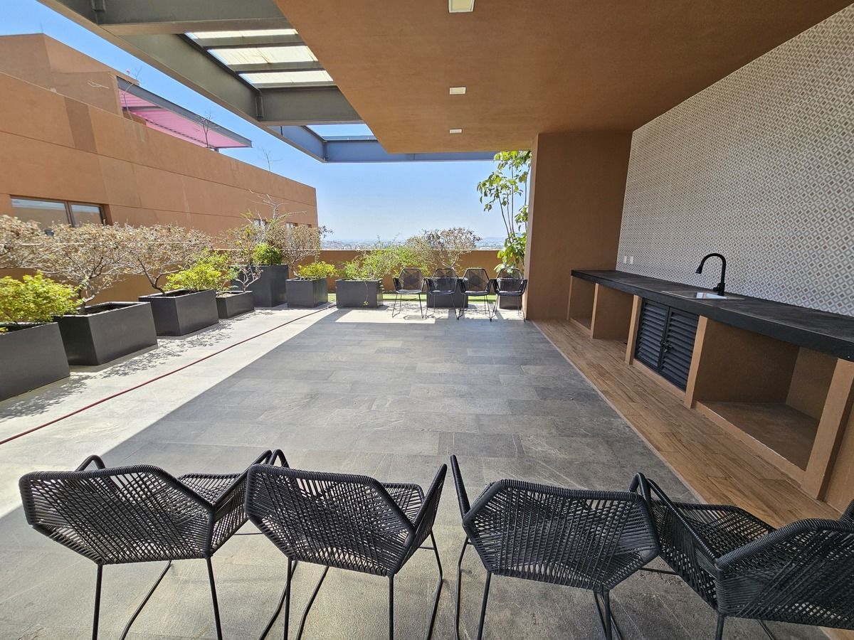 17 de 33: TERRAZA Y ASADORES EN ROOF GARDEN