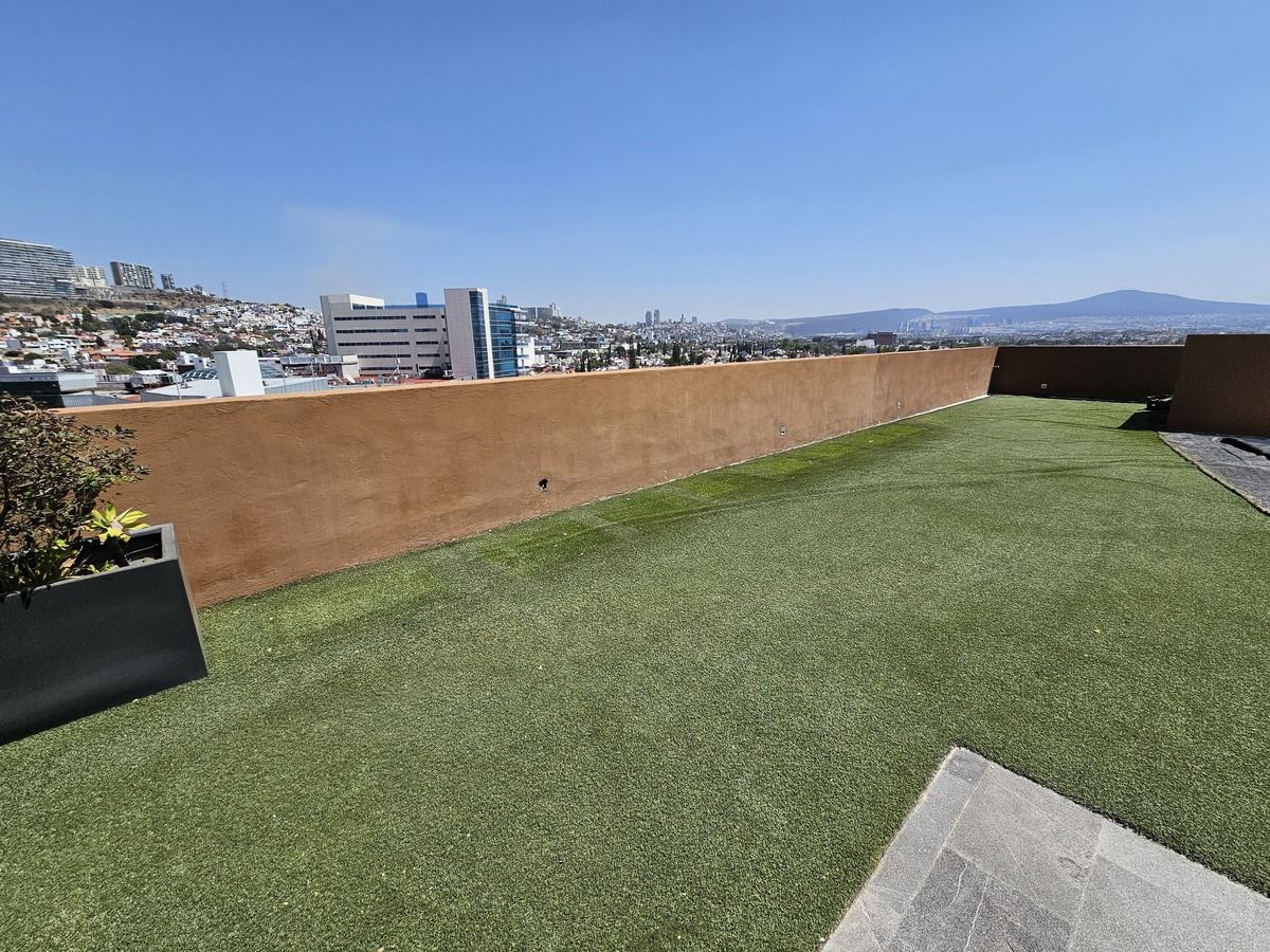 23 de 33: ROOF GARDEN