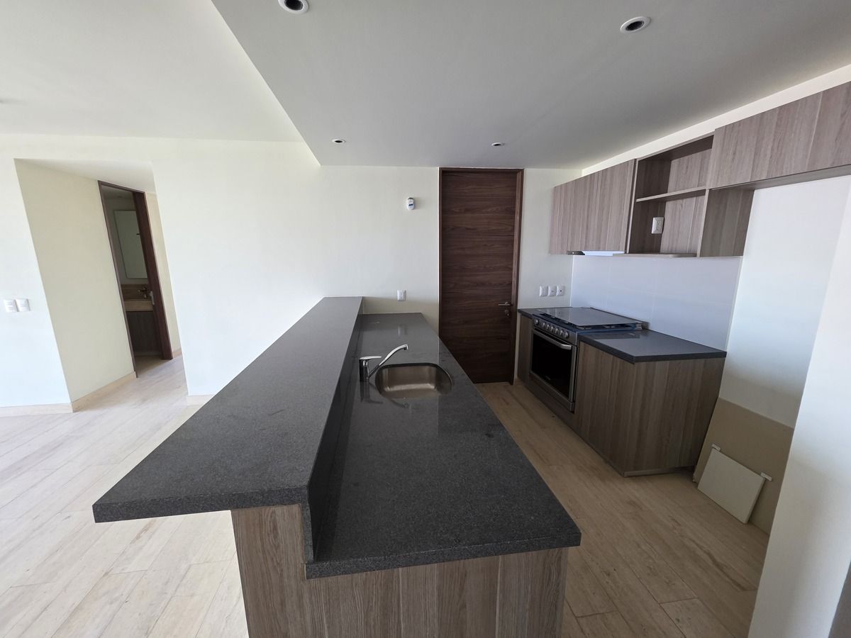 5 de 33: COCINA Y CUARTO DE LAVADO