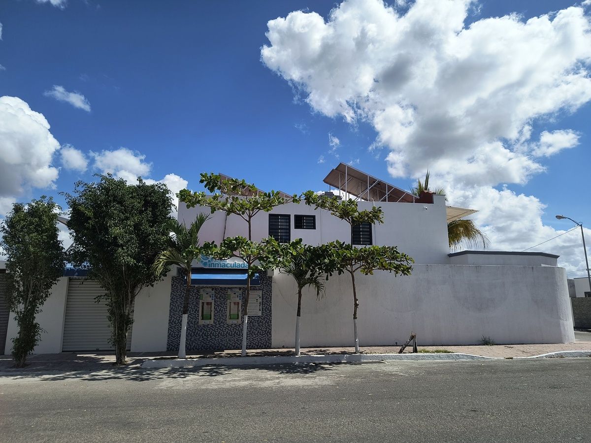 5 of 27: Mini planta de agua purificada y local comercial