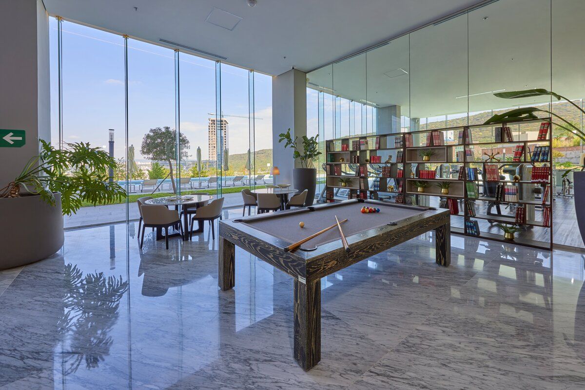 3 of 6: Sala de juegos