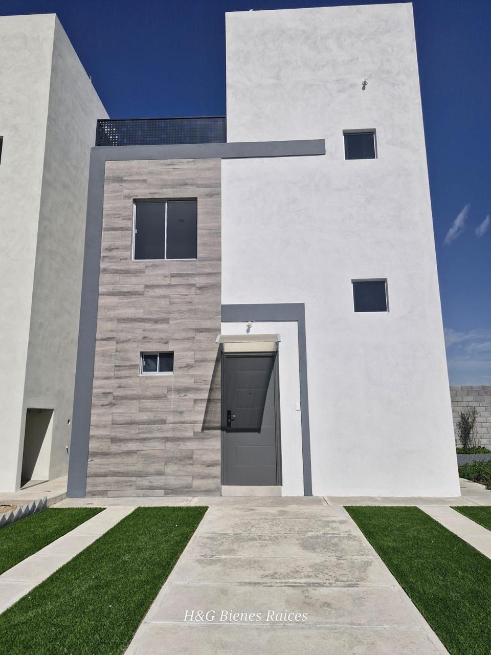 1 of 32: FRENTE DE LA CASA