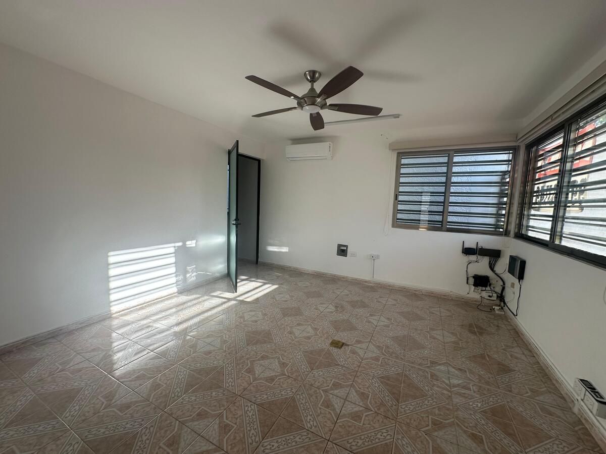 8 de 31: PB comedor / habitación 5