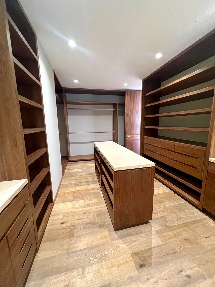 15 de 28: vestidor principal