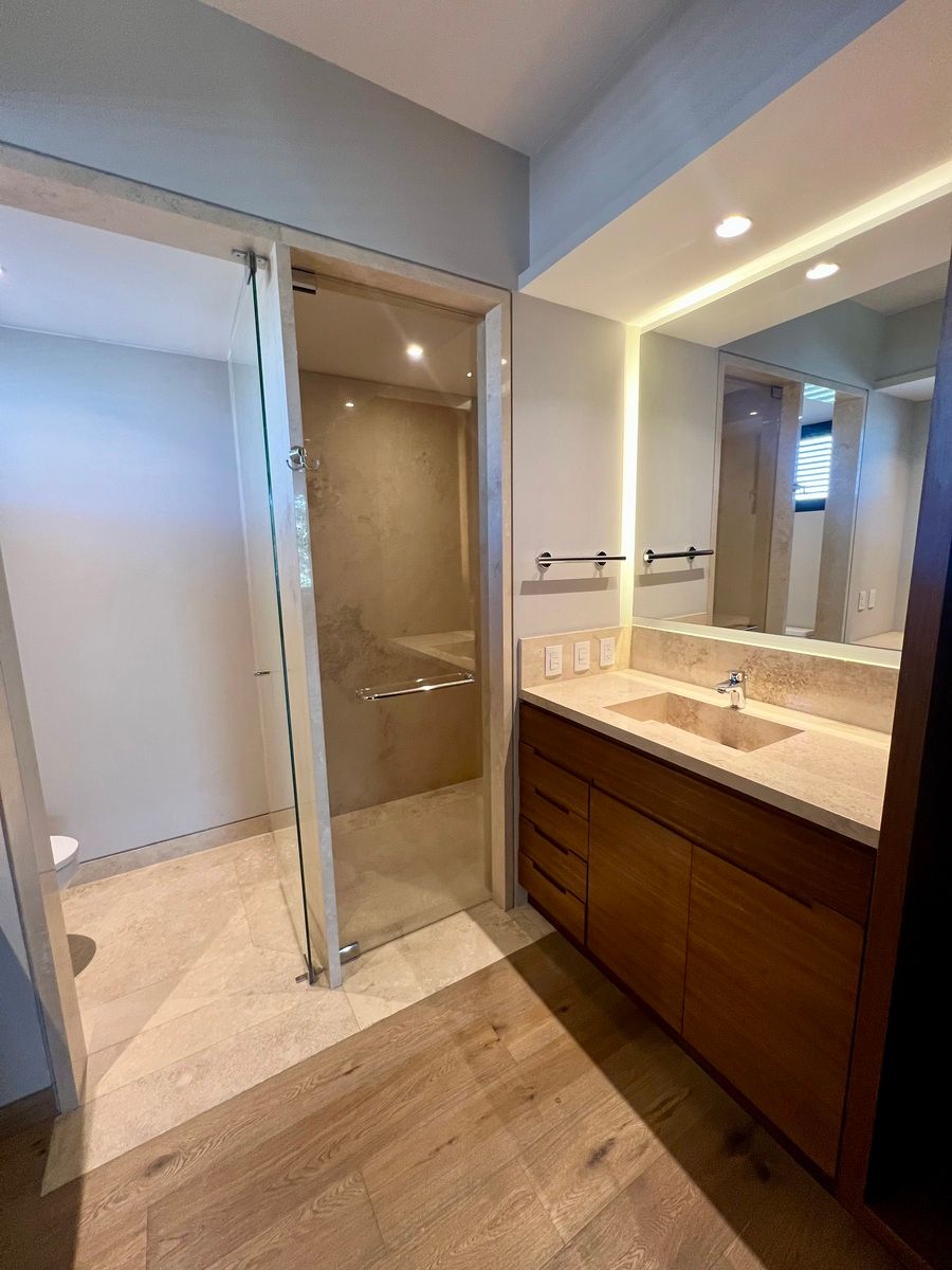 24 de 28: baño recámara secundaria 2