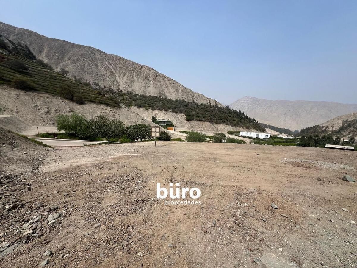 4 of 12: Terreno