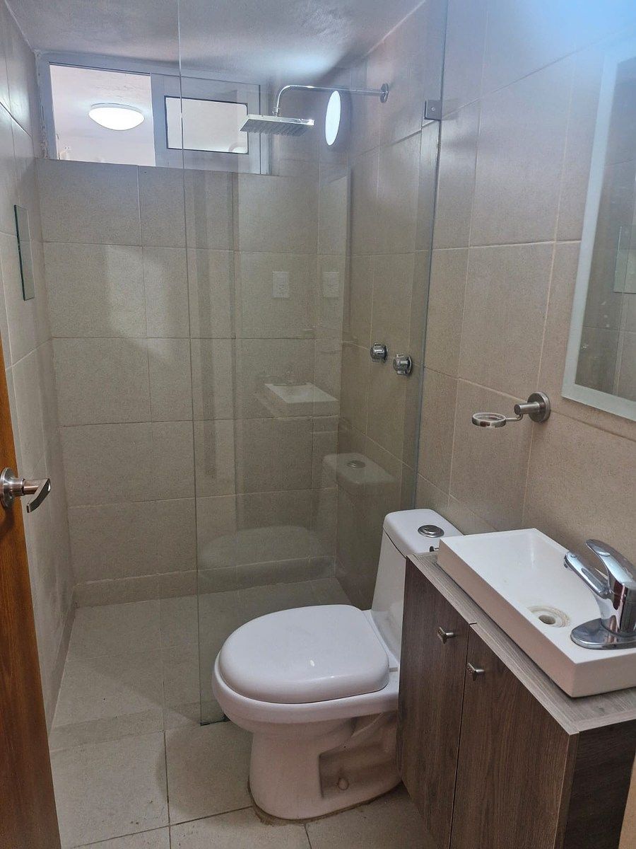 12 de 21: 1 baño completo