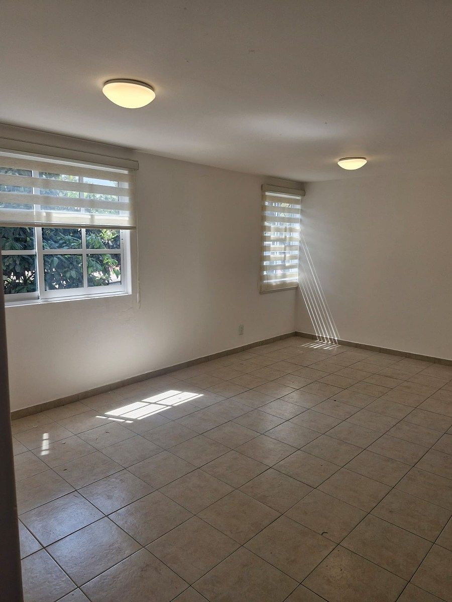 17 of 21: Sala comedor