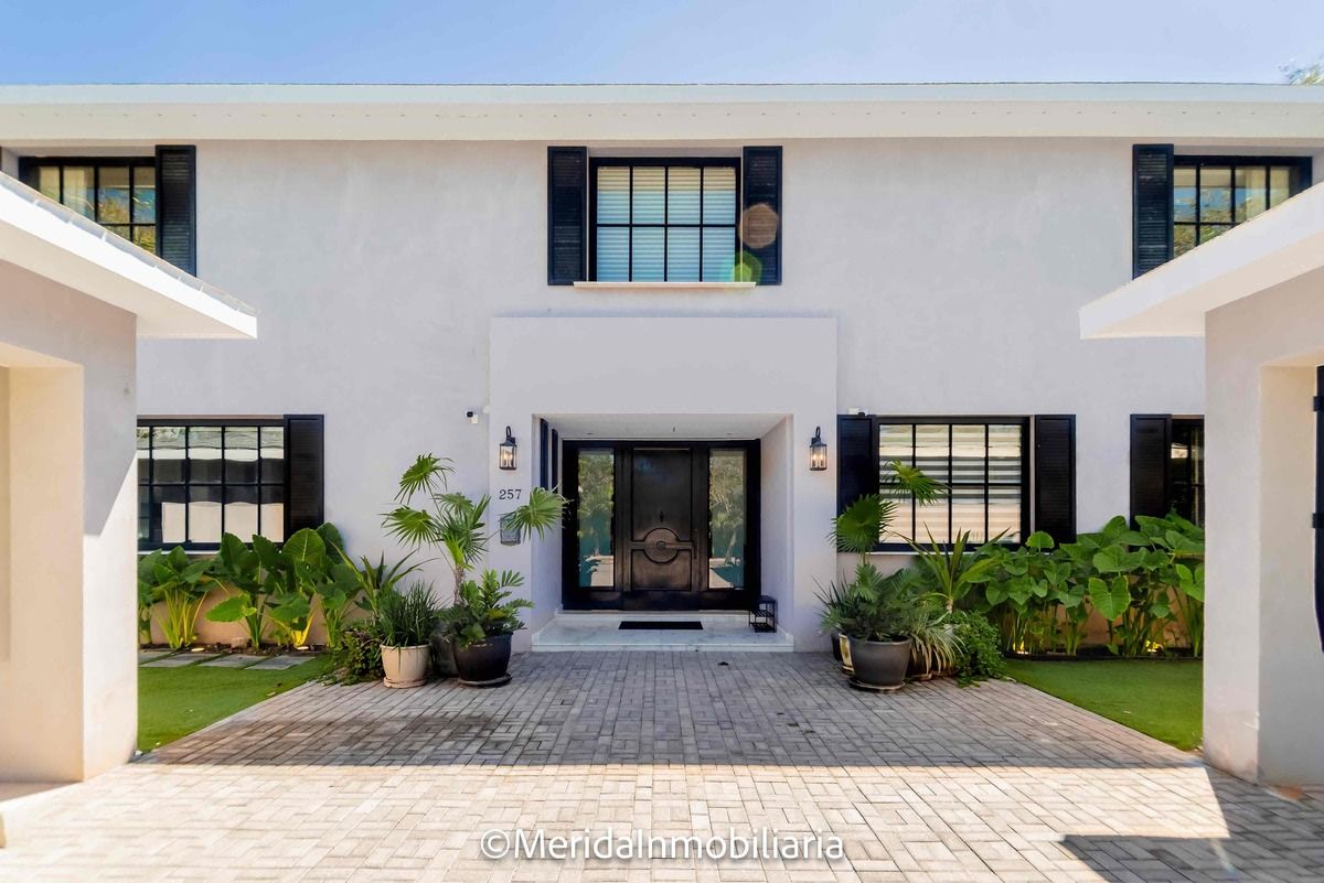 Residencia de Lujo frente al Hoyo 14 – Yucatán Country Club