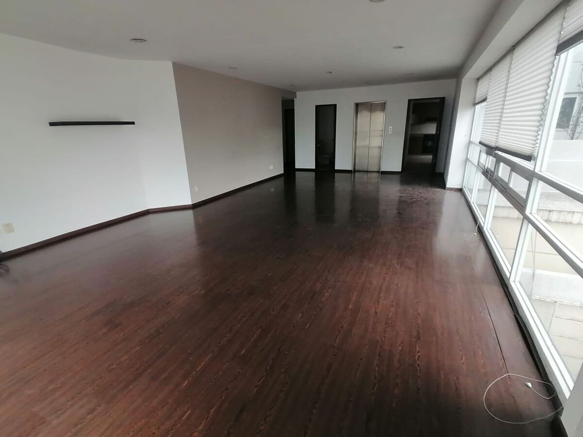 1 of 25: Estancia amplia e iluminada