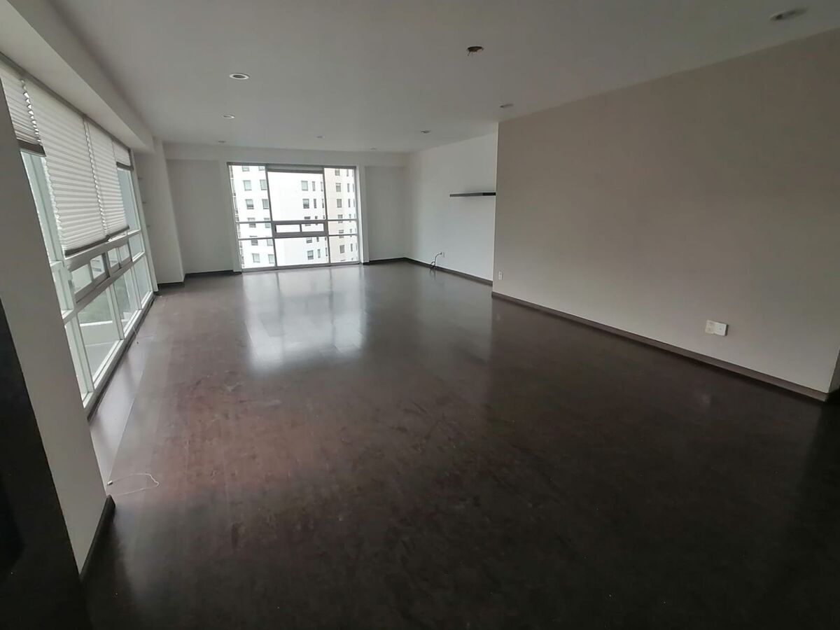 2 of 25: Vista al oriente