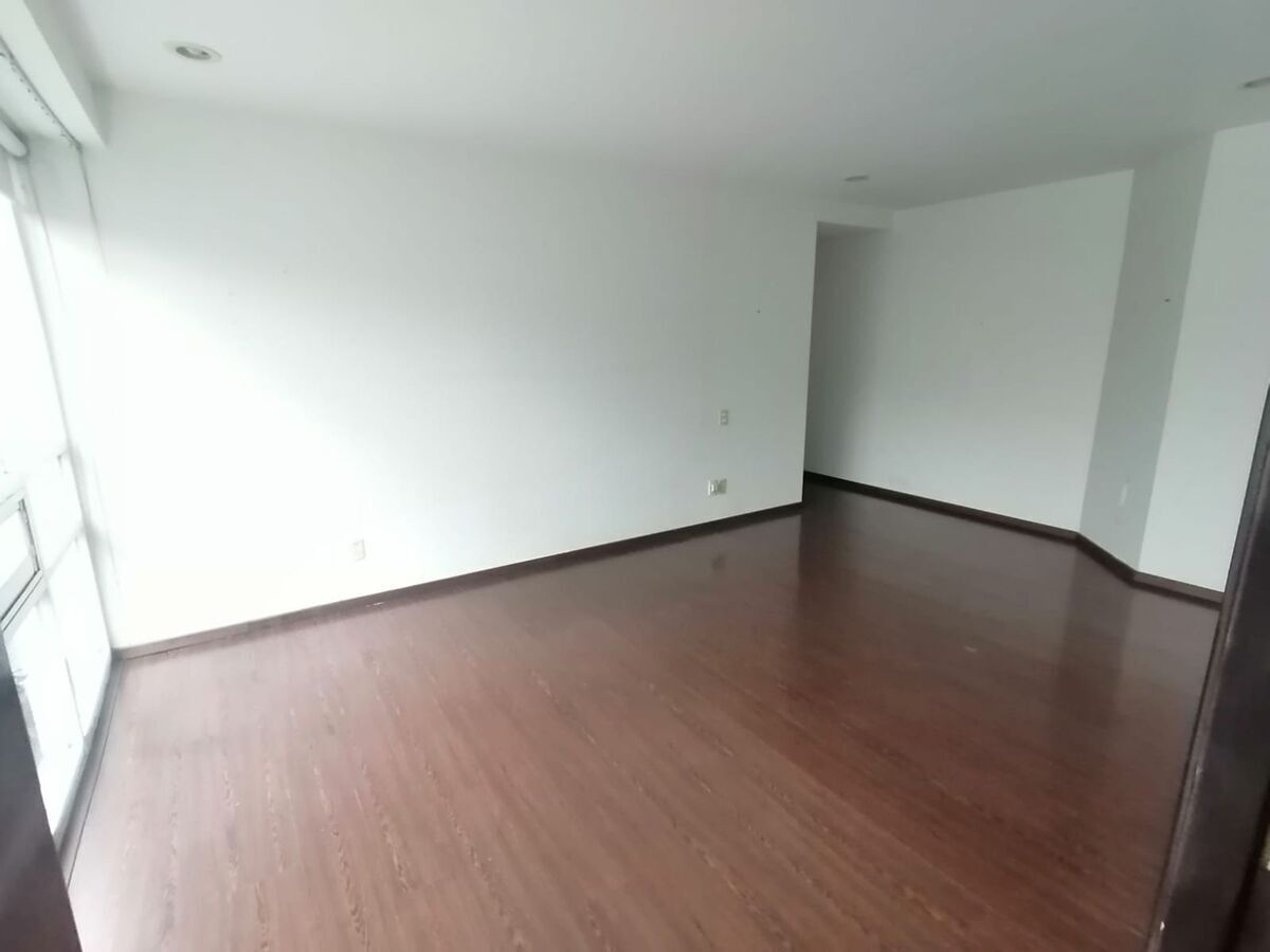 6 of 25: Recamara principal