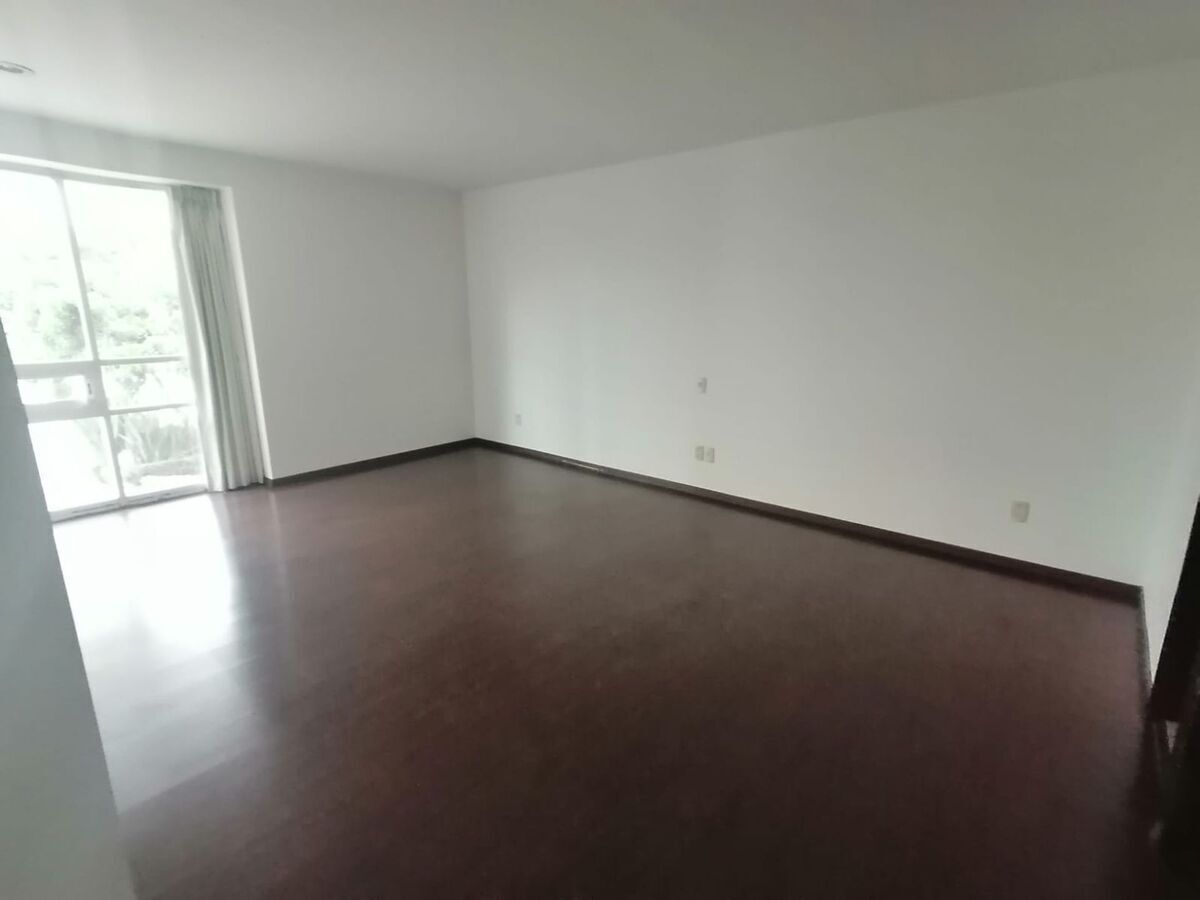 8 of 25: Habitación 2