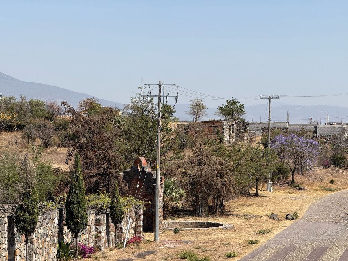 Terreno en venta en Calle Cedron por Fracc Cerro Verde, Morelia, Michoacán
