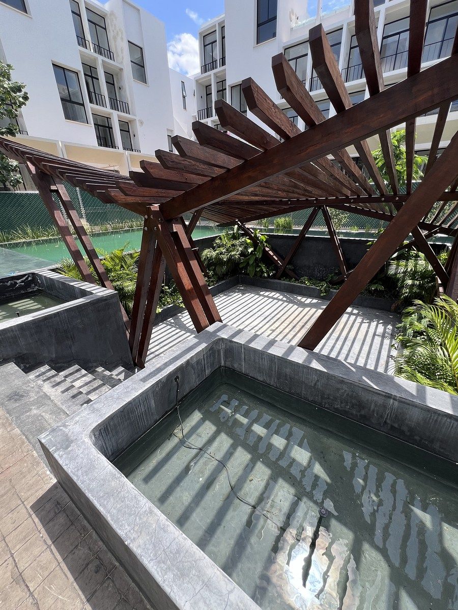 25 of 33: Área de Yoga