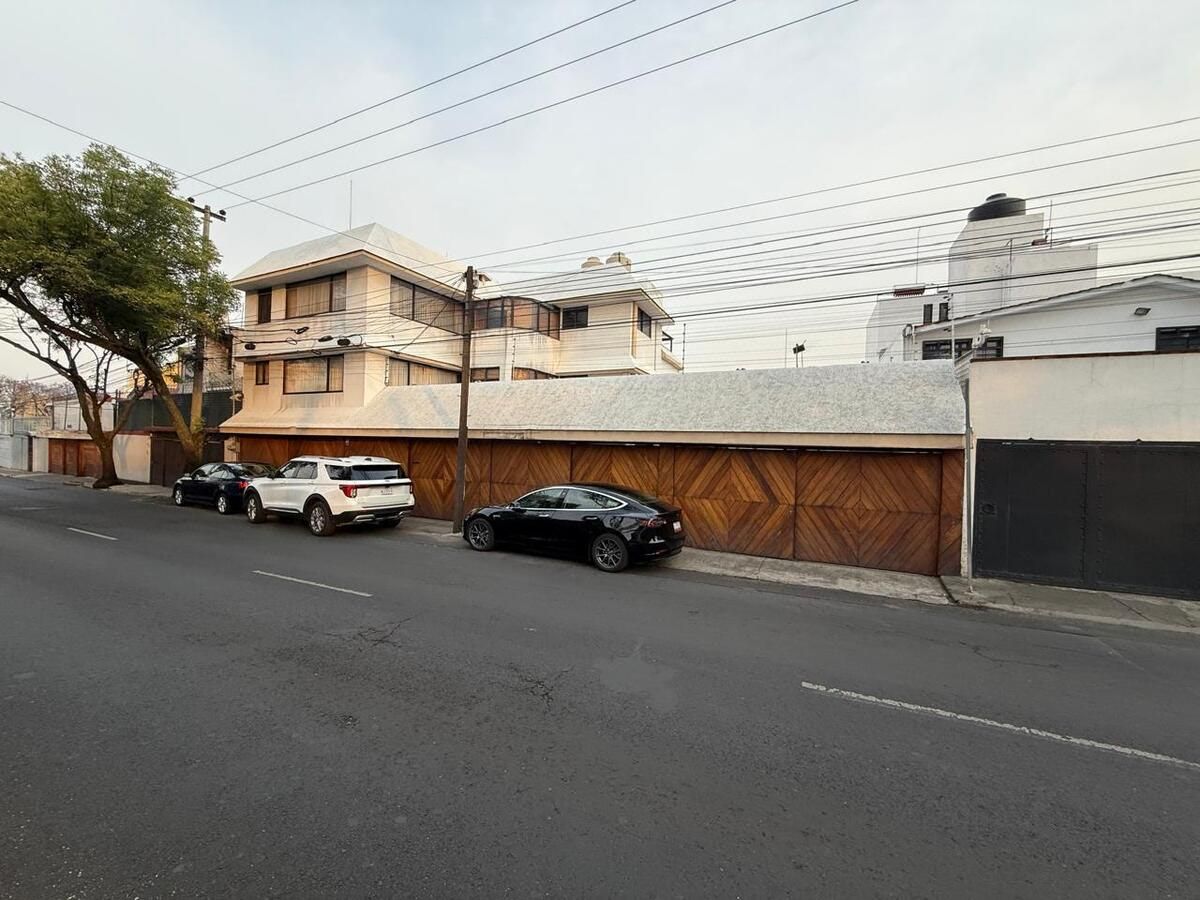 Casa en Venta en LOMAS DE LAS AGUILAS