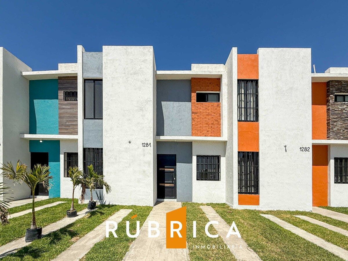 Casa en venta en Fraccionamiento Montellano ll, Villa de Alvarez, Colima.