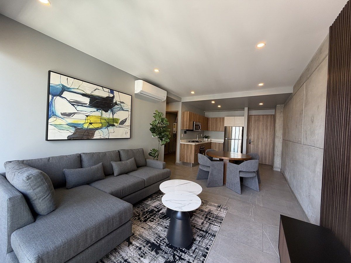 1 de 23: Área de sala comedor totalmente amueblada