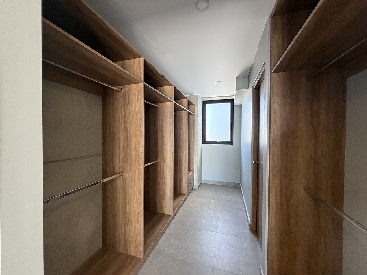 21 de 23: Walking closet