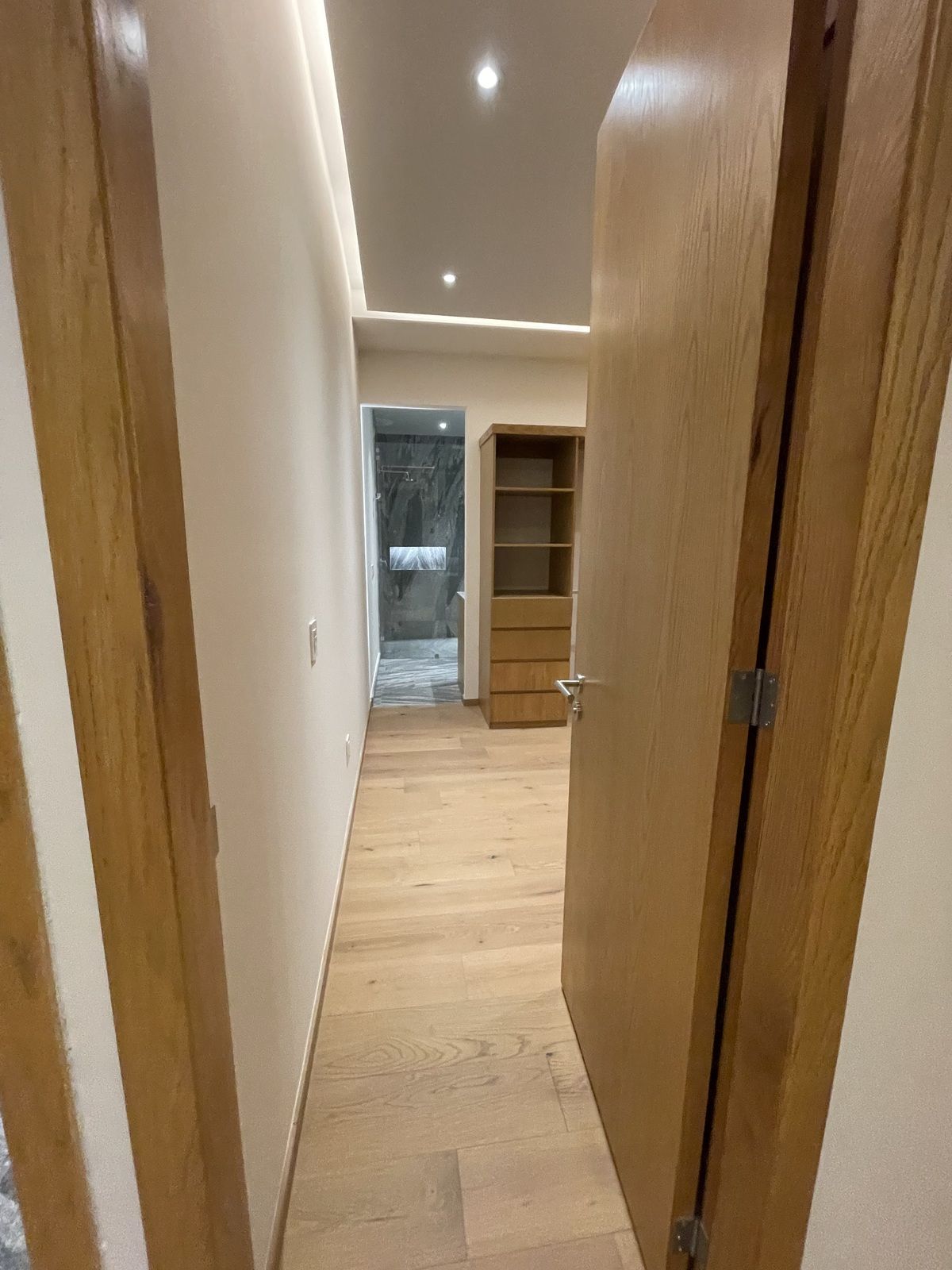 3 de 8: Vista al baño principal
