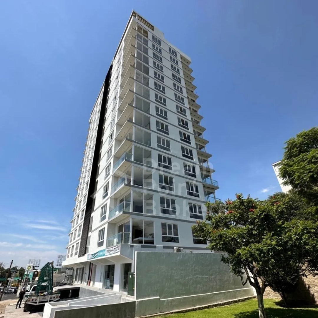 2 de 14: Exterior de torre