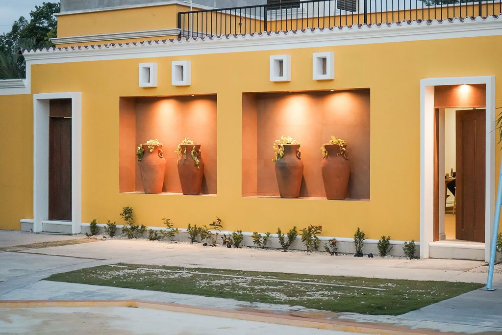 4 of 16: Detalle ingreso a villa