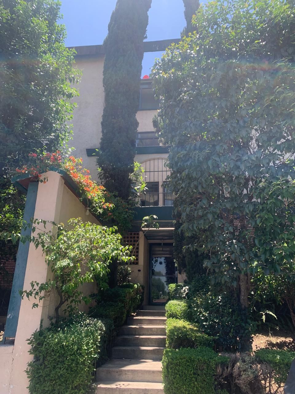 Entrada al condominio