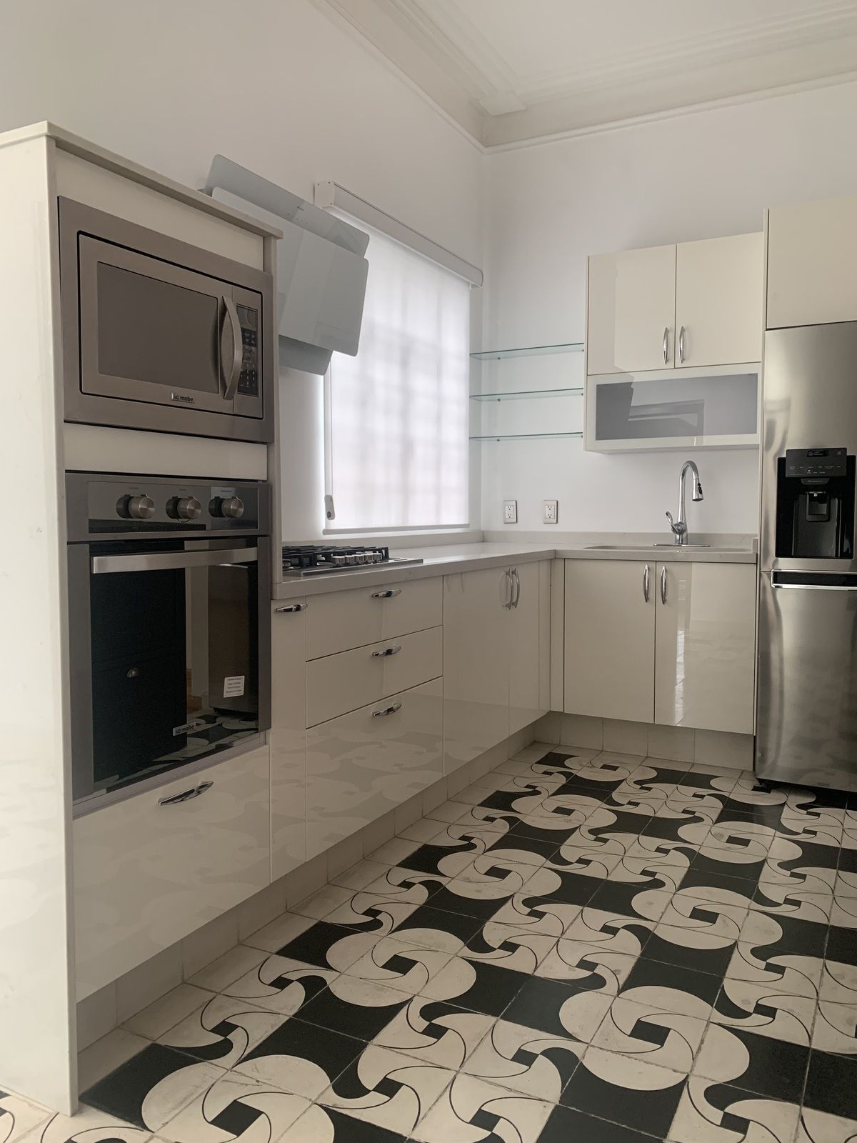 1 de 16: Cocina Equipada