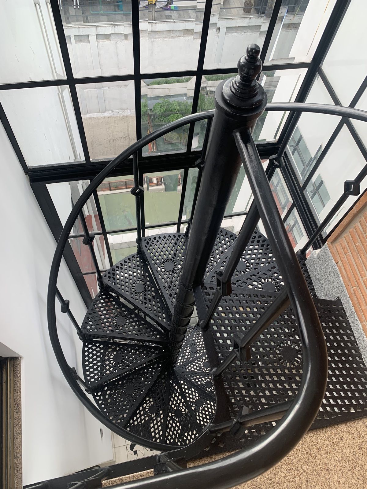 8 de 16: Escaleras para subir al Roof Privado