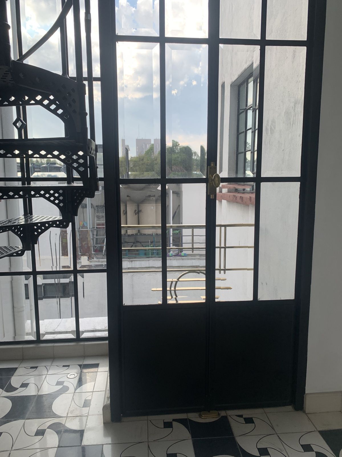 6 de 16: Balcón interno