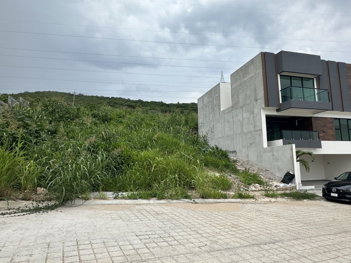 1 de 4: Terreno