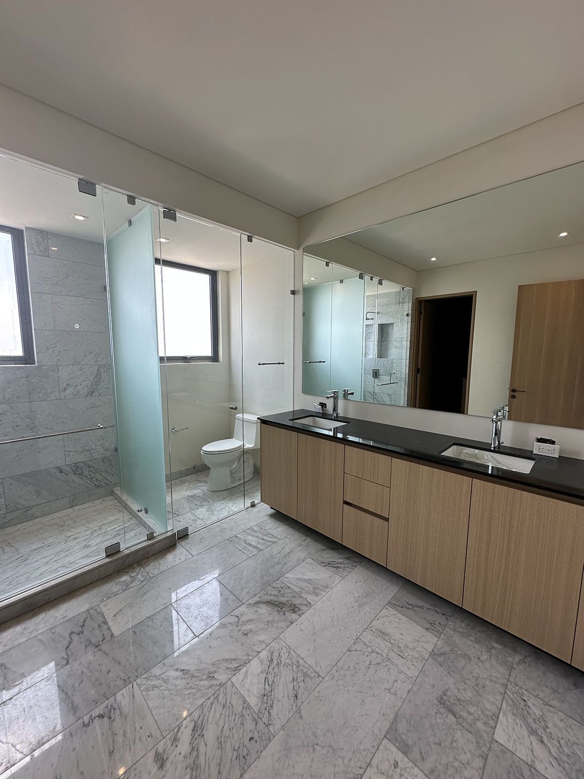 21 de 45: BAÑO RECAMARA PRINCIPAL