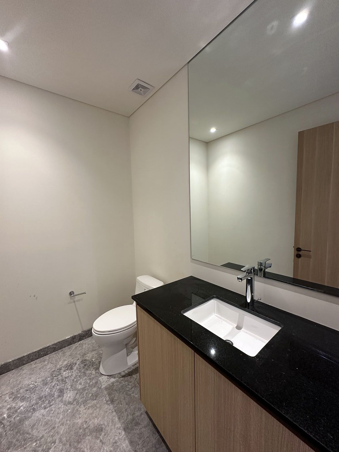 22 de 45: BAÑO VISITAS