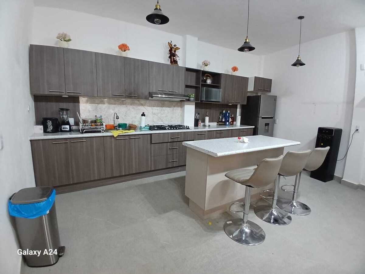 7 of 8: COCINA COMPLETA