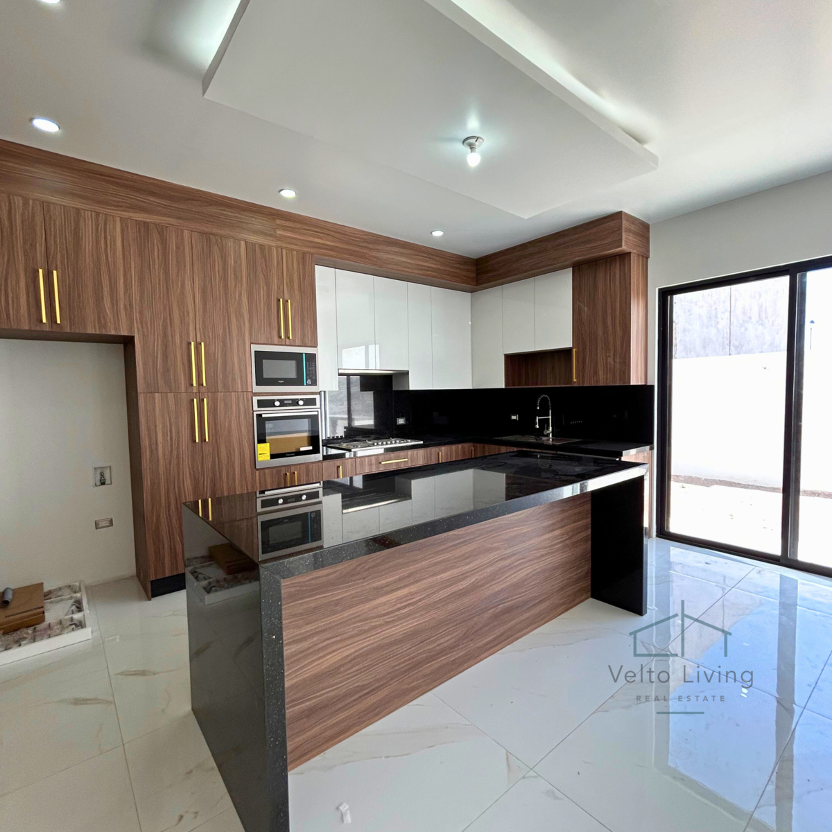 5 de 13: Cocina equipada