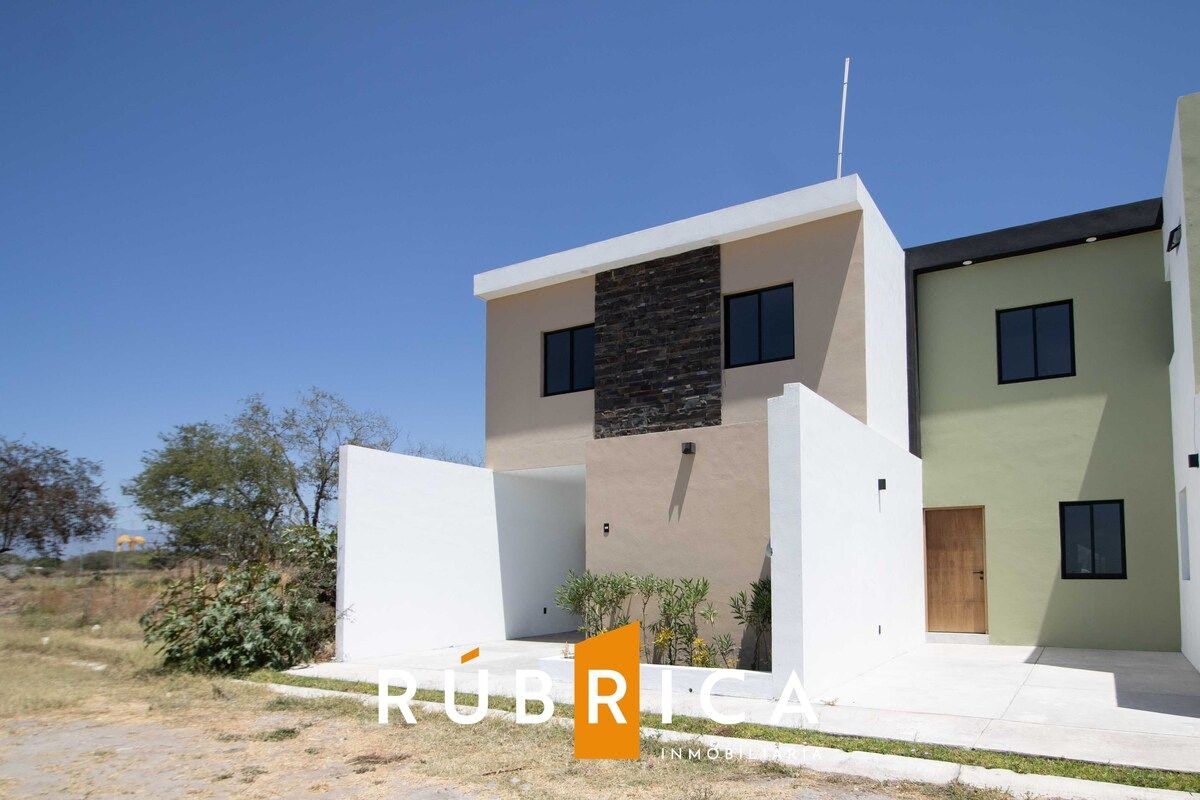Casa en Venta en Fraccionamiento Mirador Colima Norte.