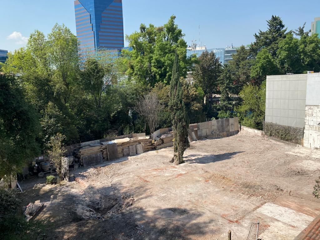Terreno en venta Montes Urales, Lomas de Chapultepec. Uso de Suelo, 868 M² - foto 2