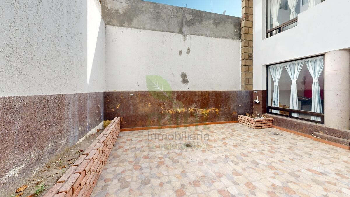 3 de 21: Patio