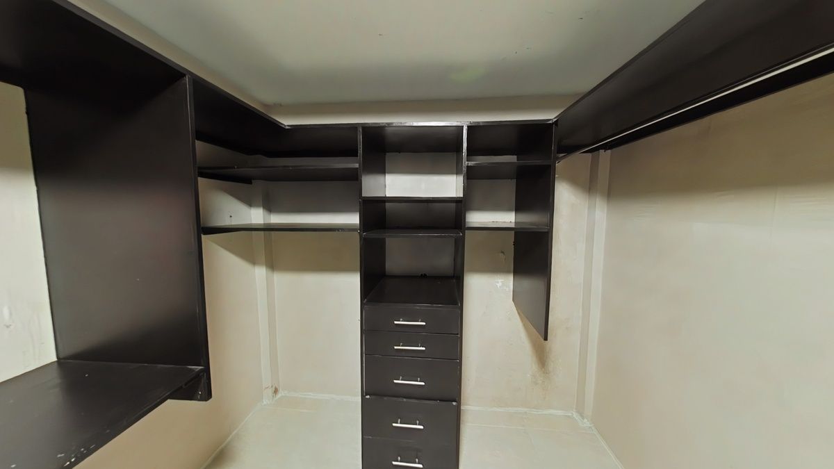 17 de 39: VESTIDOR