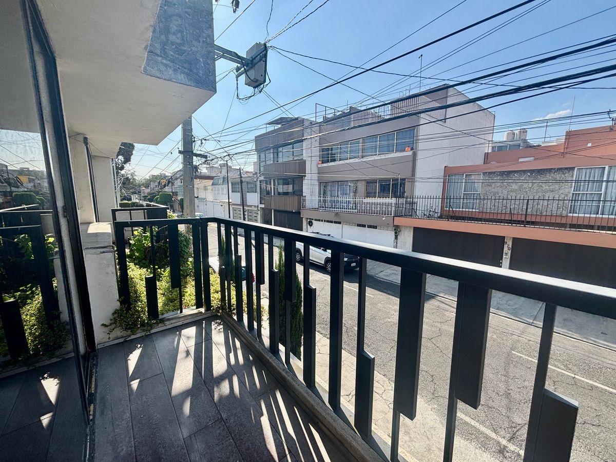 23 de 42: Vista desde balcón