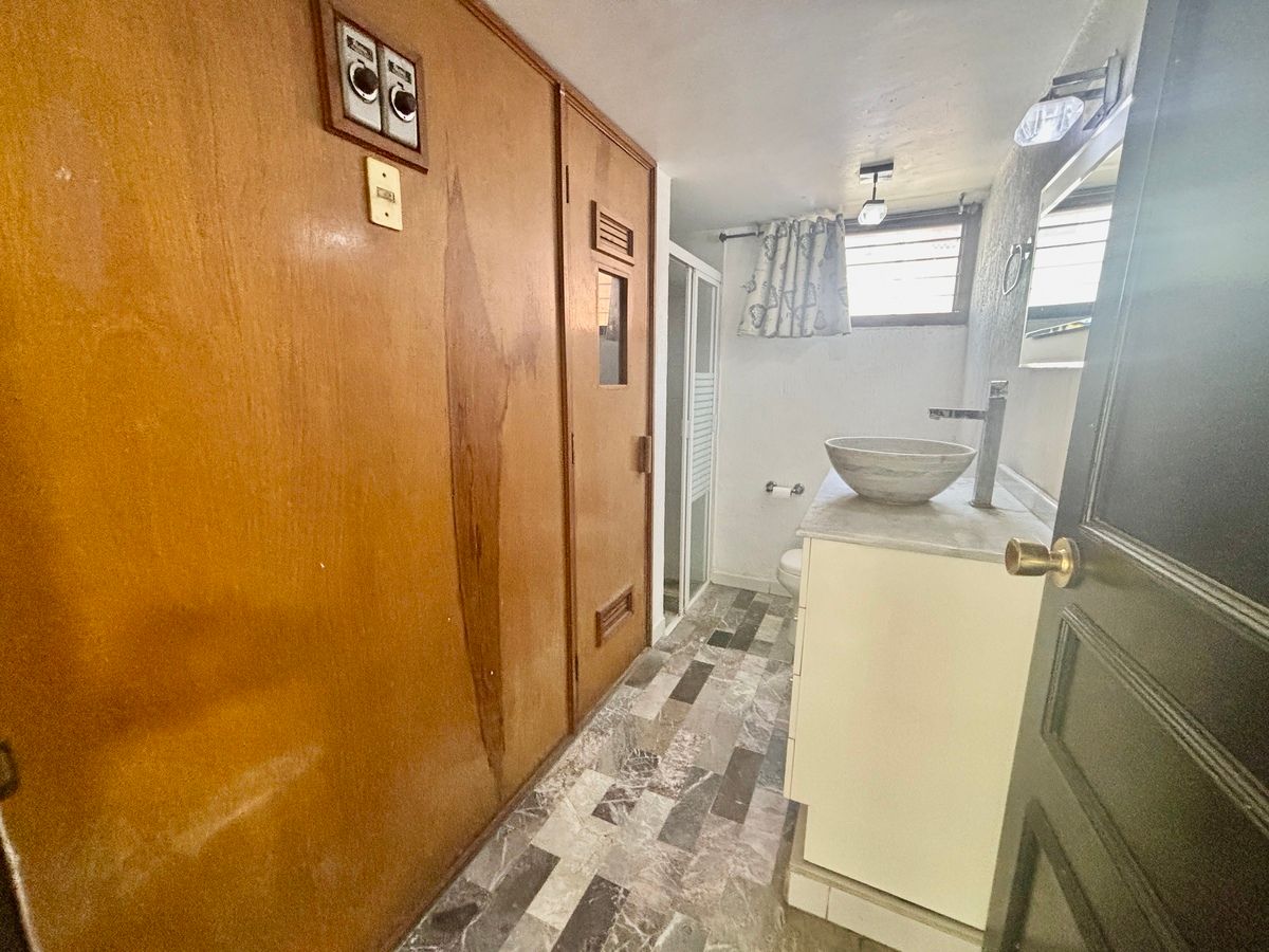 30 de 42: Baño completo para recámaras secundarias