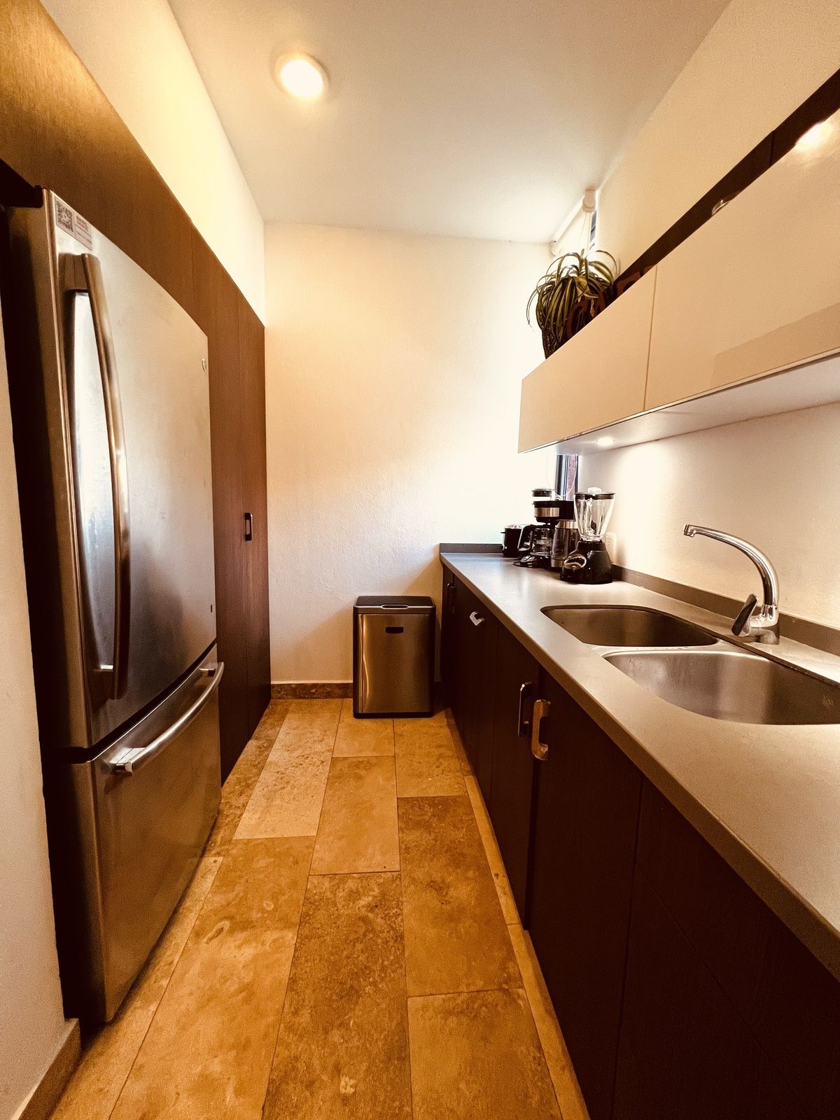 4 of 32: Cocina equipada