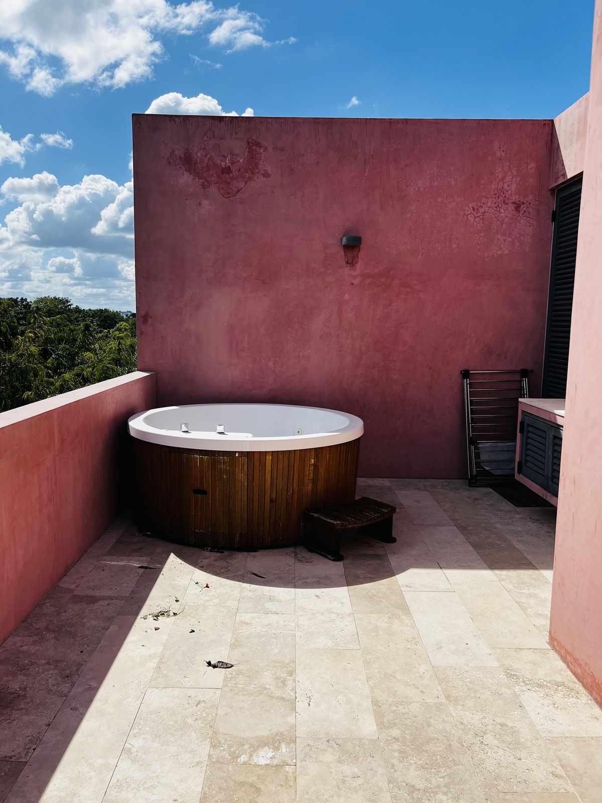 11 of 32: Jacuzzi en roof